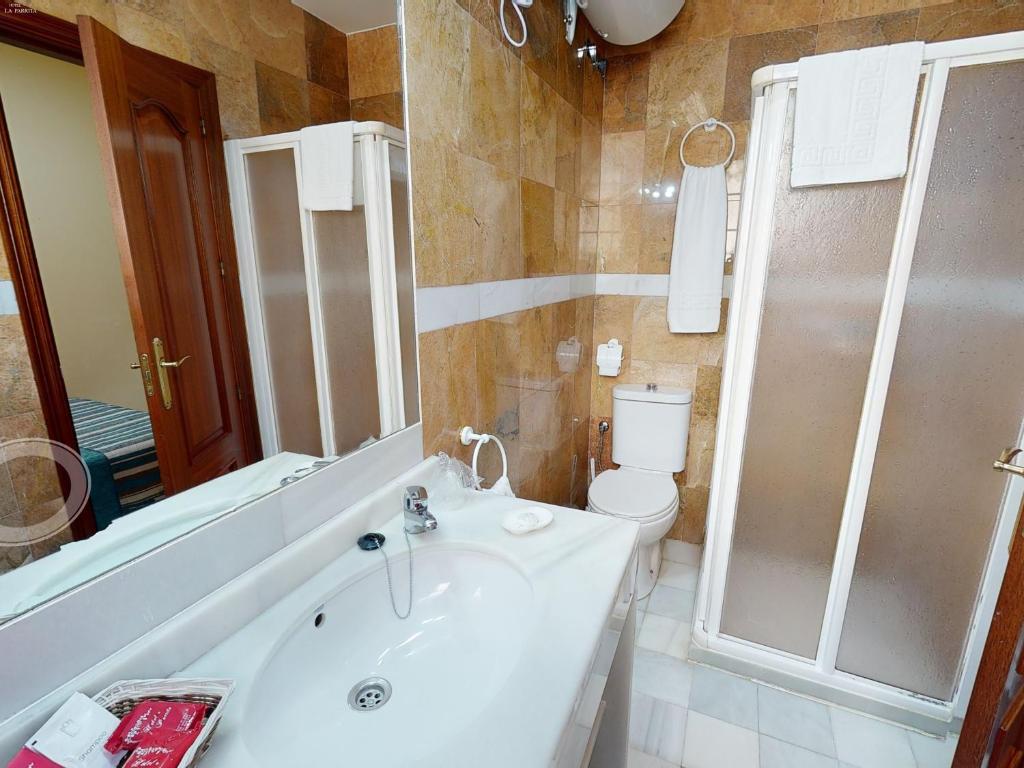 Łazienka w obiekcie Hotel La Parrita