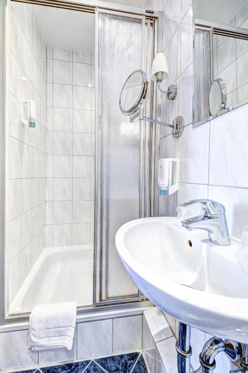 Koupelna v ubytování Hotel Alt Montjoie