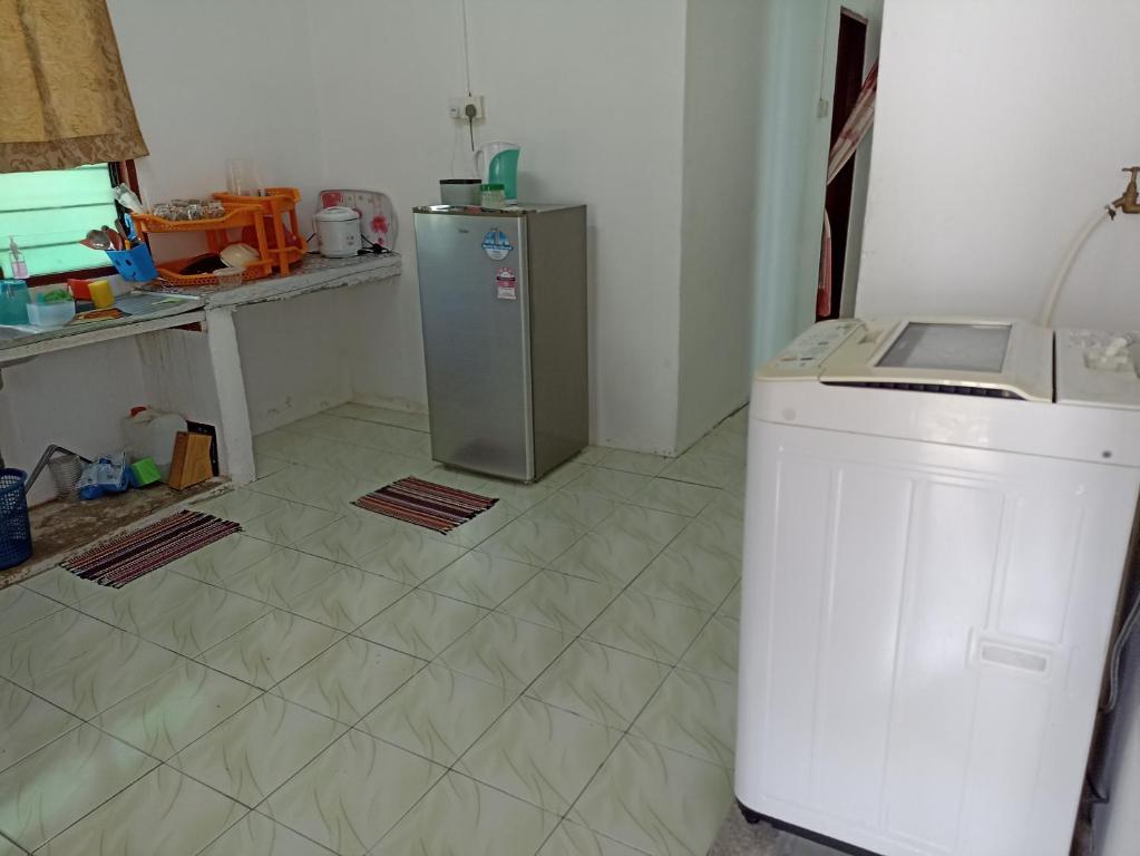 Kuchyň nebo kuchyňský kout v ubytování Depulauserai Budget Home No AirCond
