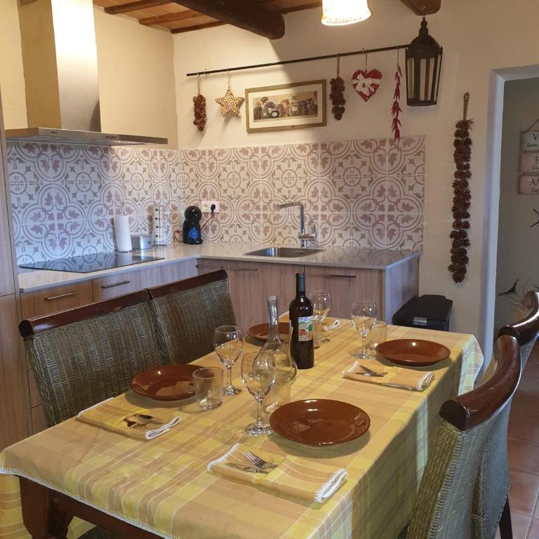 Kuchyň nebo kuchyňský kout v ubytování Villa del Remei