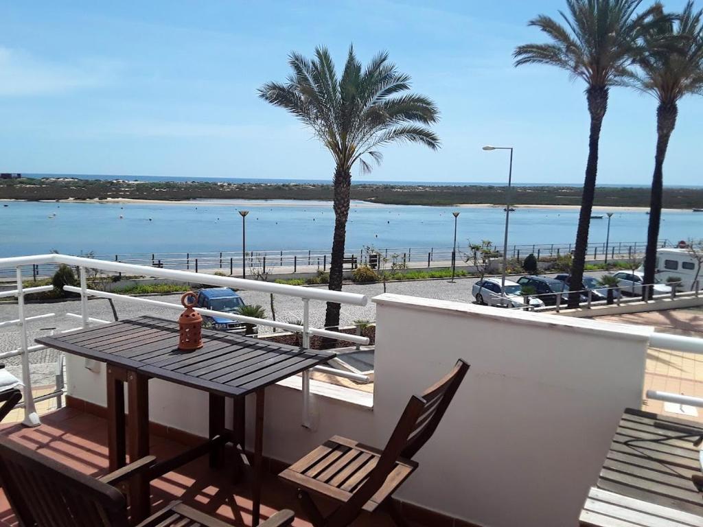 Фотография из галереи 2 bedrooms apartement at Cabanas 100 m away from the beach with sea view furnished balcony and wifi в городе Кабанаш-де-Тавира