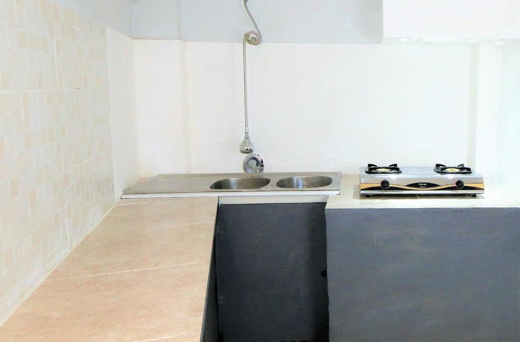 Kuchyň nebo kuchyňský kout v ubytování Cornerstone Bali Coworking