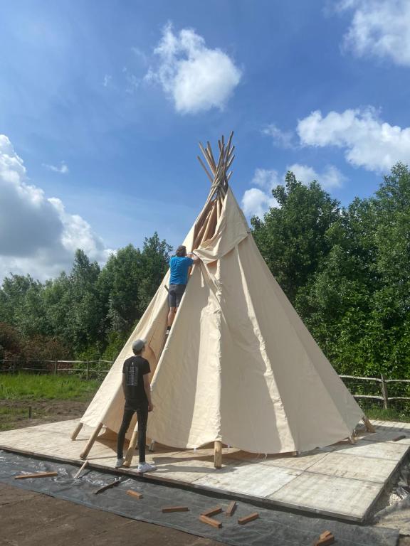 Tipi Marie Glamping in style met hottub, Lembeke – Updated 2023 Prices