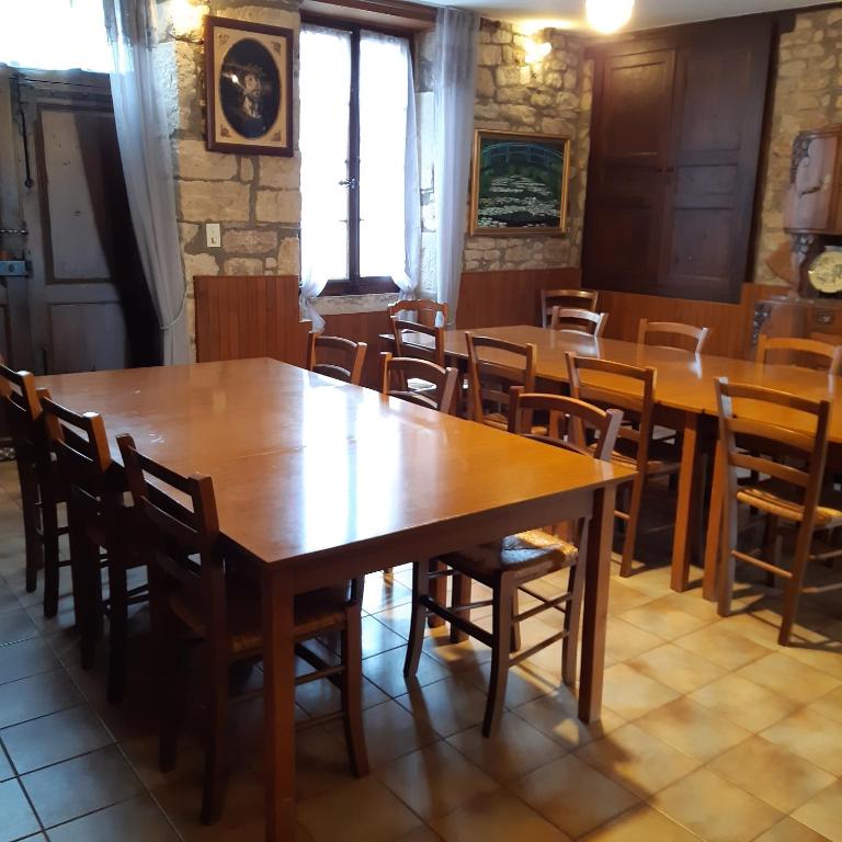 Posezení v ubytování ferme de Bournazel