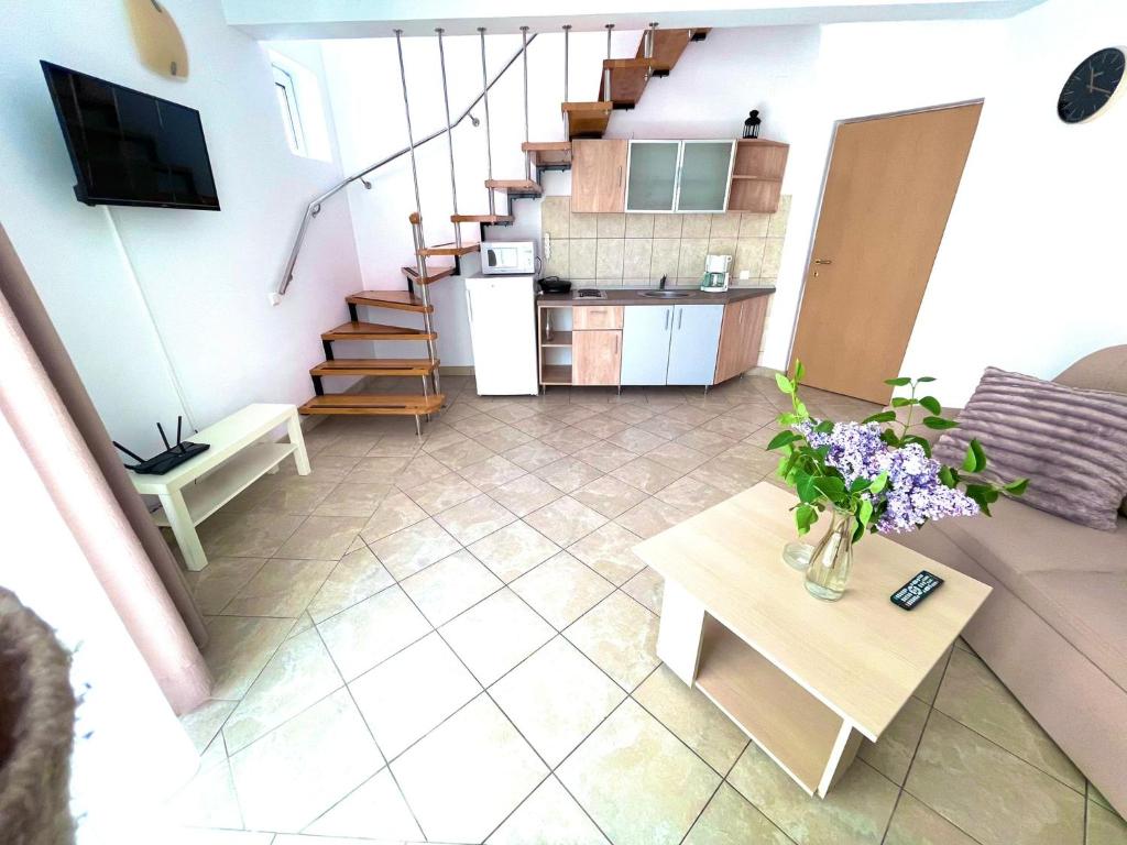 Kuchyň nebo kuchyňský kout v ubytování Emma and Armin Apartments & Garden