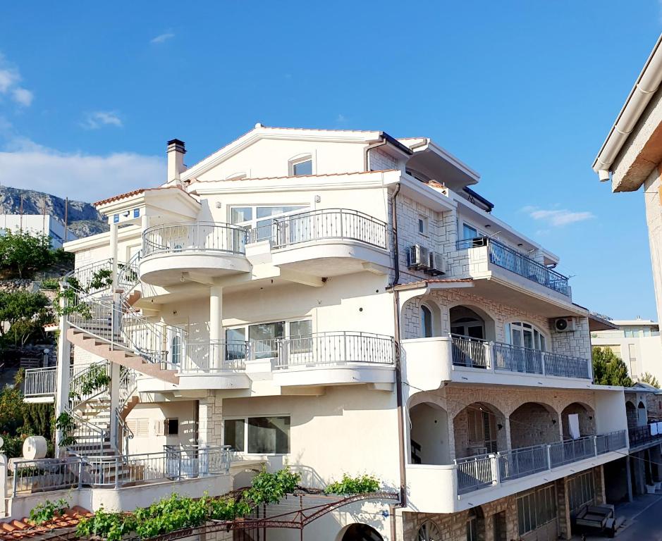 Budova, kde se apartmán nachází