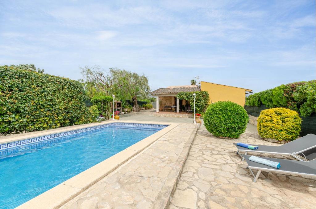 Bazén v ubytování YourHouse Sa Sini villa nebo v jeho okolí