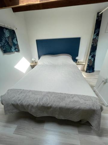Posteľ alebo postele v izbe v ubytovaní Maison, Parking, Piscine et Tennis - St Pierre la Mer 5SANT302