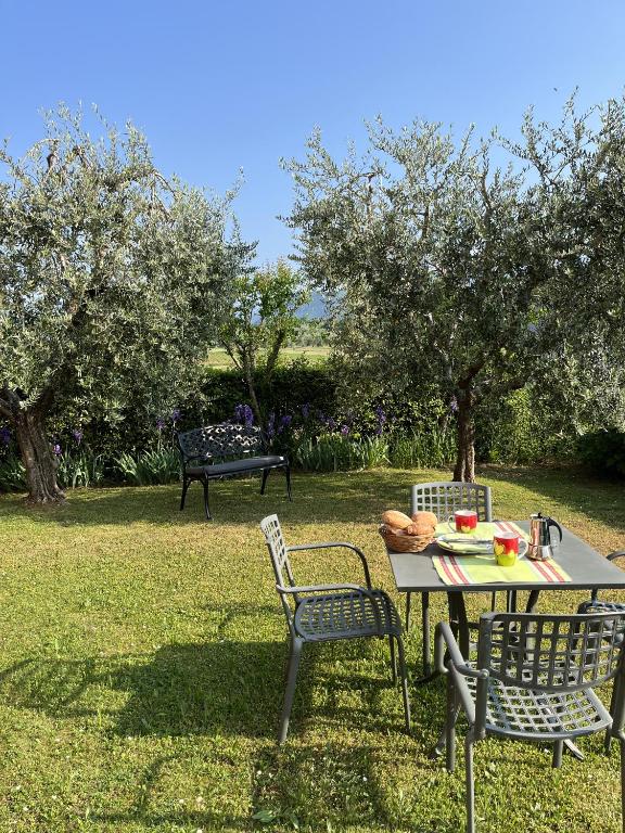 Vonkajšia záhrada v ubytovaní Residence Il Melograno