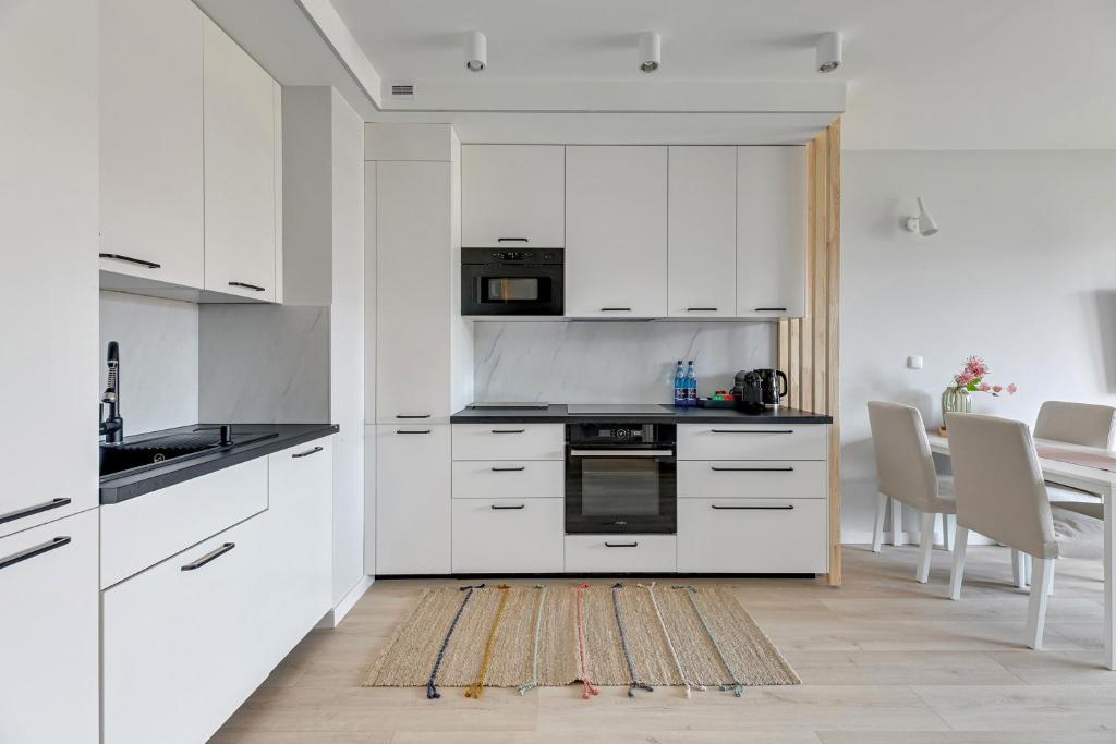 Chlebova - Riverside View Terrace, Free Parking, Gym & Kidsplay by Downtown Apartments - 14