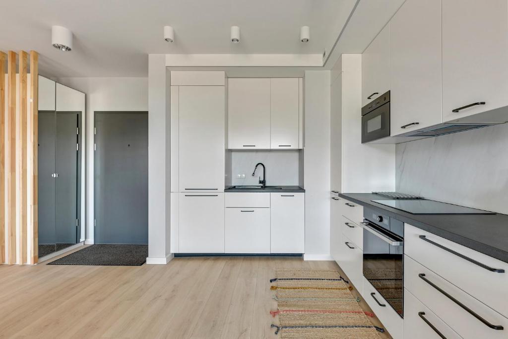 Chlebova - Riverside View Terrace, Free Parking, Gym & Kidsplay by Downtown Apartments - 11