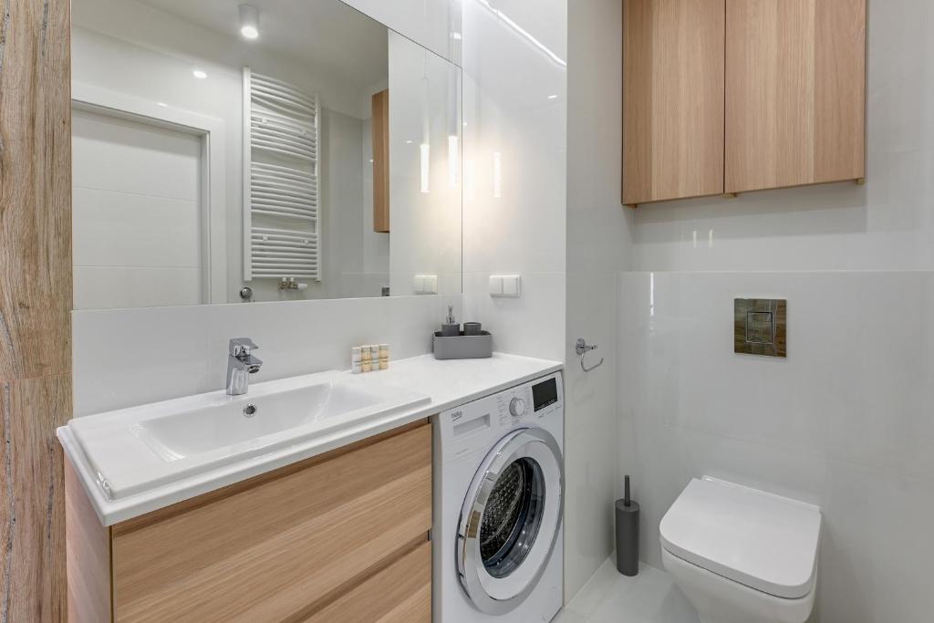 Chlebova - Riverside View Terrace, Free Parking, Gym & Kidsplay by Downtown Apartments - 9