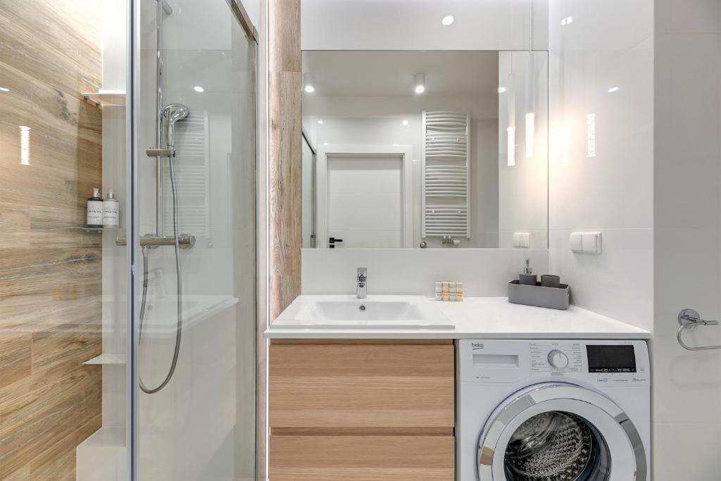 Chlebova - Riverside View Terrace, Free Parking, Gym & Kidsplay by Downtown Apartments - 8