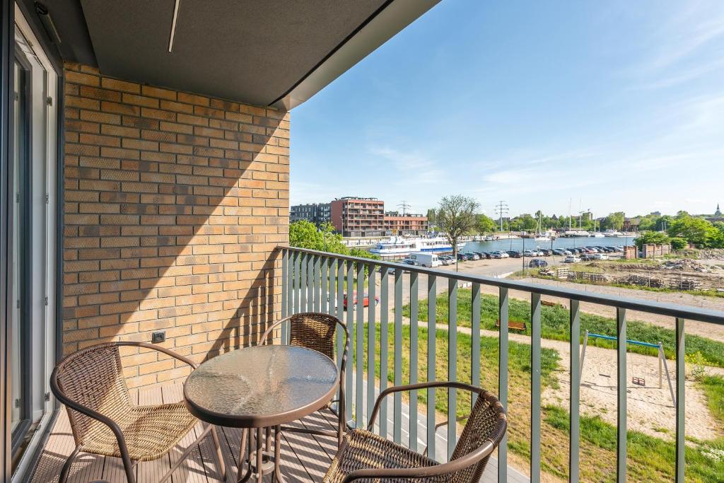 Chlebova - Riverside View Terrace, Free Parking, Gym & Kidsplay by Downtown Apartments - 4