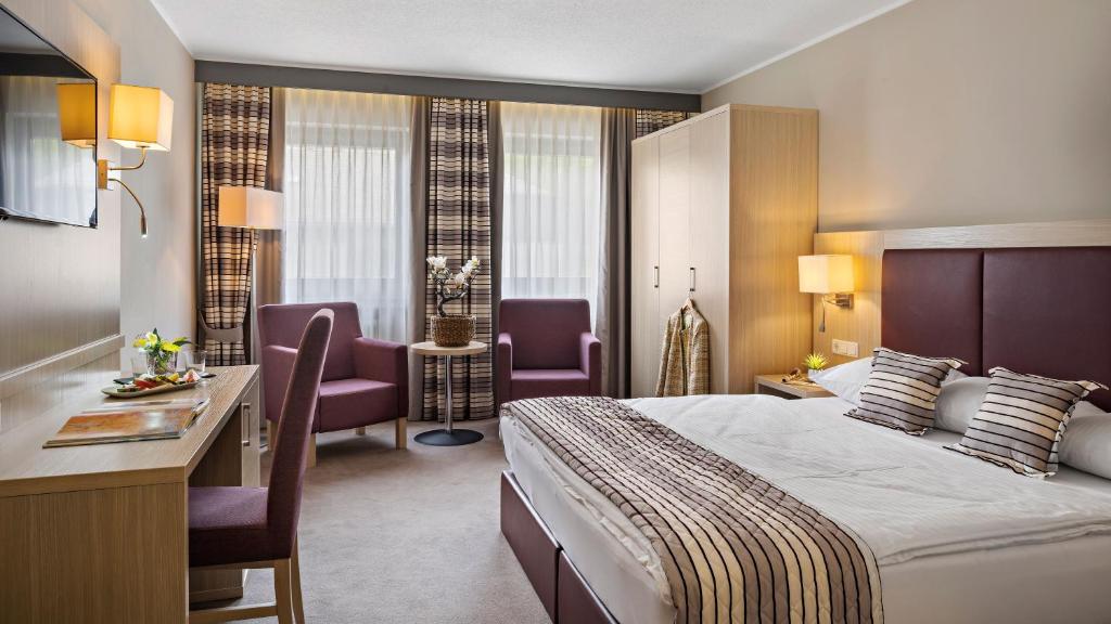 Postel nebo postele na pokoji v ubytování Hotel Diehlberg