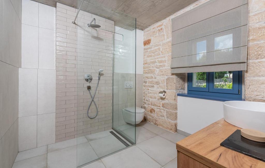 Kúpeľňa v ubytovaní Villa Pi with Heated Pool