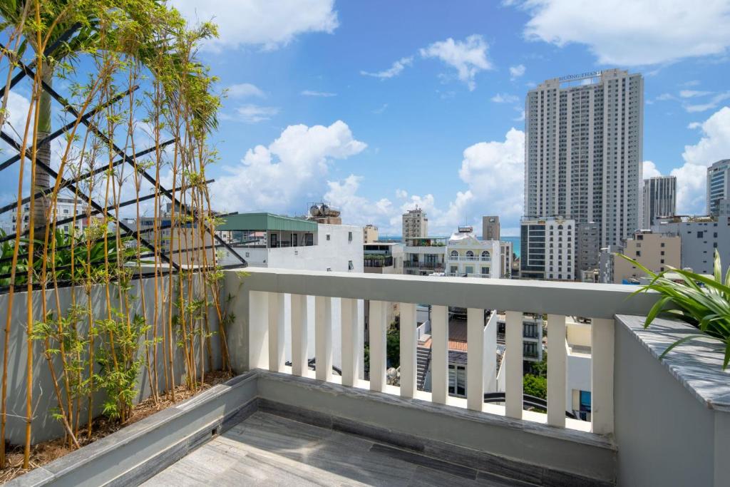 King Suite with Balcony and City View