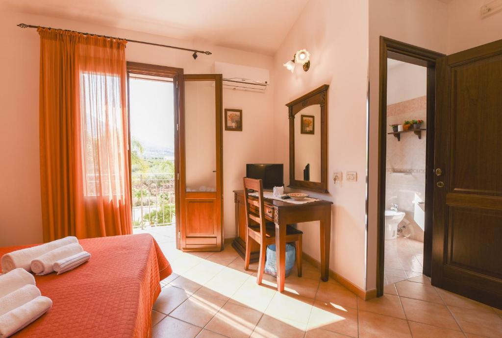 Aurora Castelluzzo - Chambre Triple Supérieure Avec Balcon