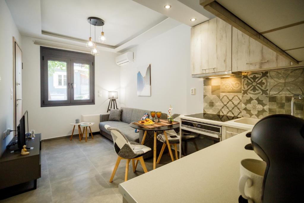 Posezení v ubytování Suite of Peace - Zante town Private Residence