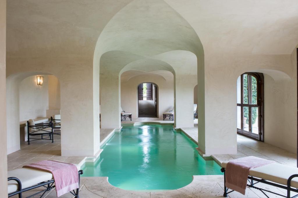 Basen w obiekcie Il Borro Relais & Châteaux lub w pobliżu