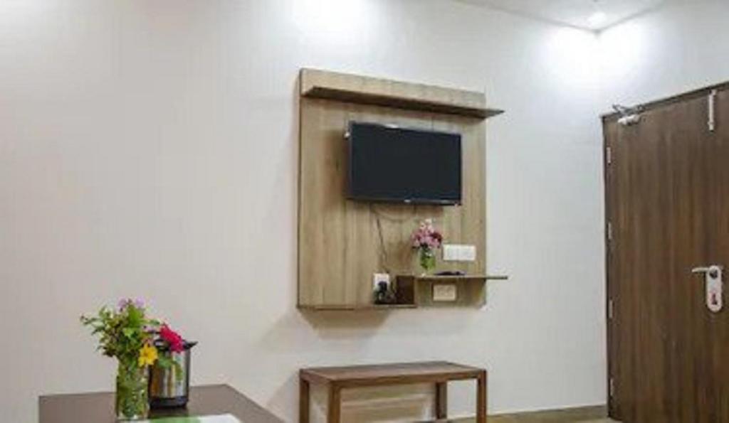 Hotel Sparrow Nest by UK07Hotels