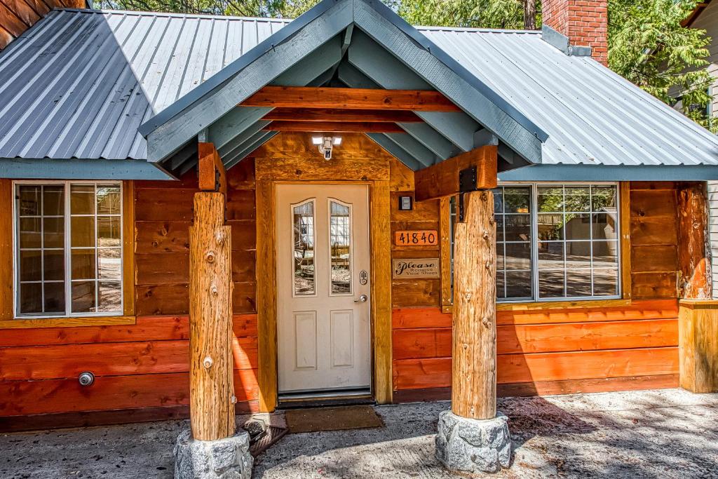 The Cabin on Kinglet, Shaver Lake – Updated 2023 Prices