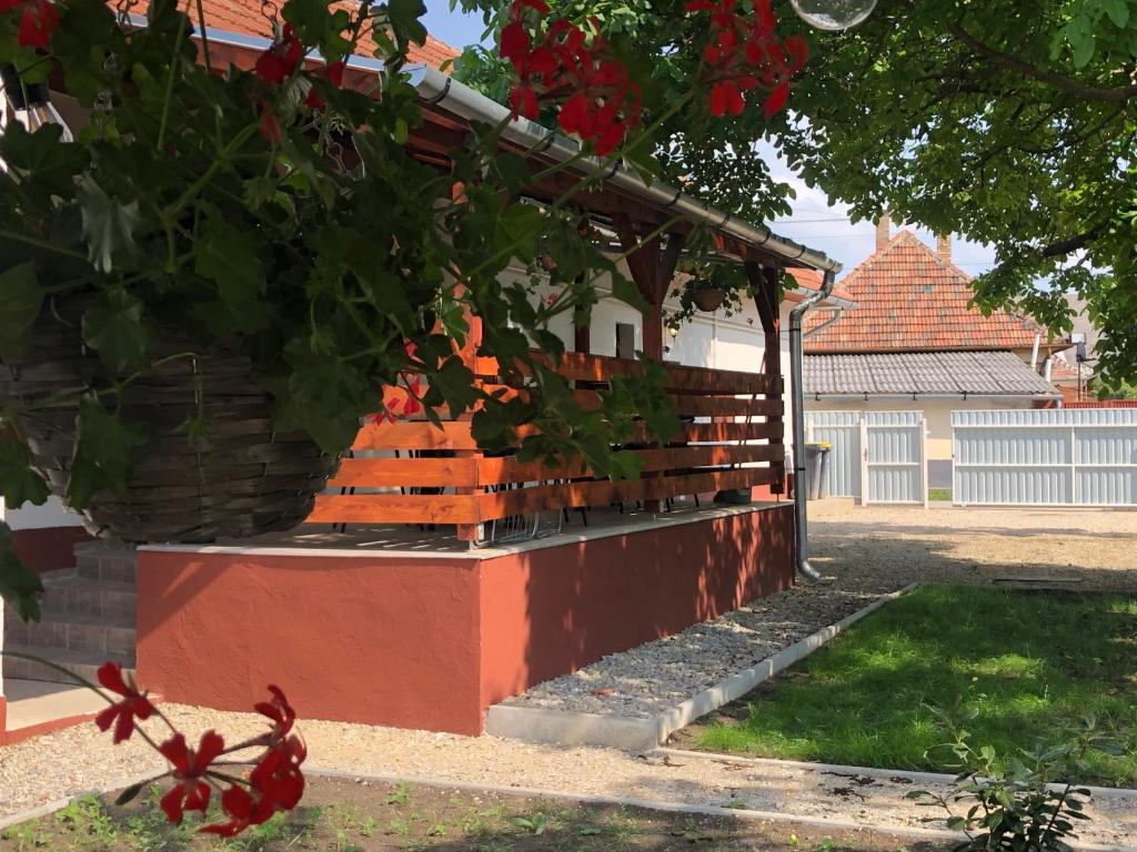 Ogród w obiekcie Mormota Vendégház