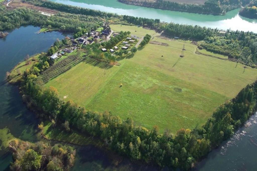 Pokrajina v okolici počitniške hiške