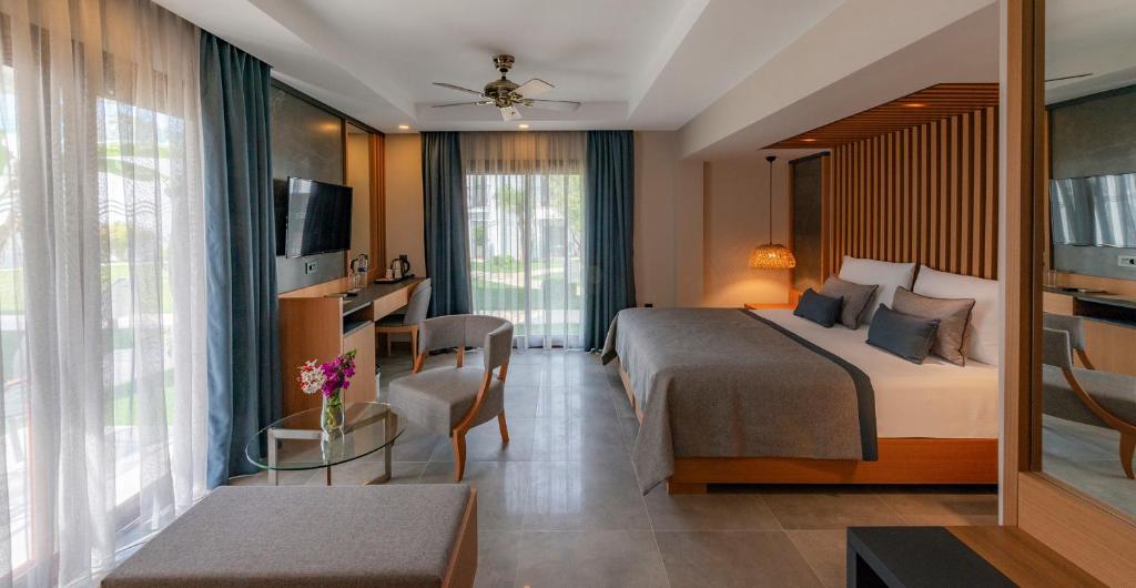 Postel nebo postele na pokoji v ubytování Samara Hotel Bodrum Ultra All Inclusive