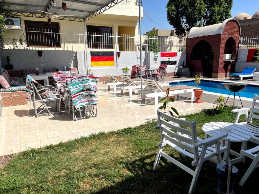 Bazén v ubytování Luxor Oasis Guest House nebo v jeho okolí