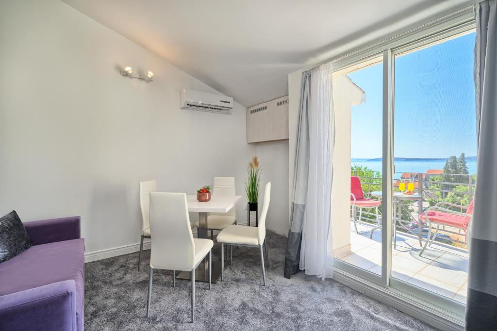 Hotel Aqua - Guest Rooms & Suites Kaštela - Deluxe Double Or Twin Room With Balcony