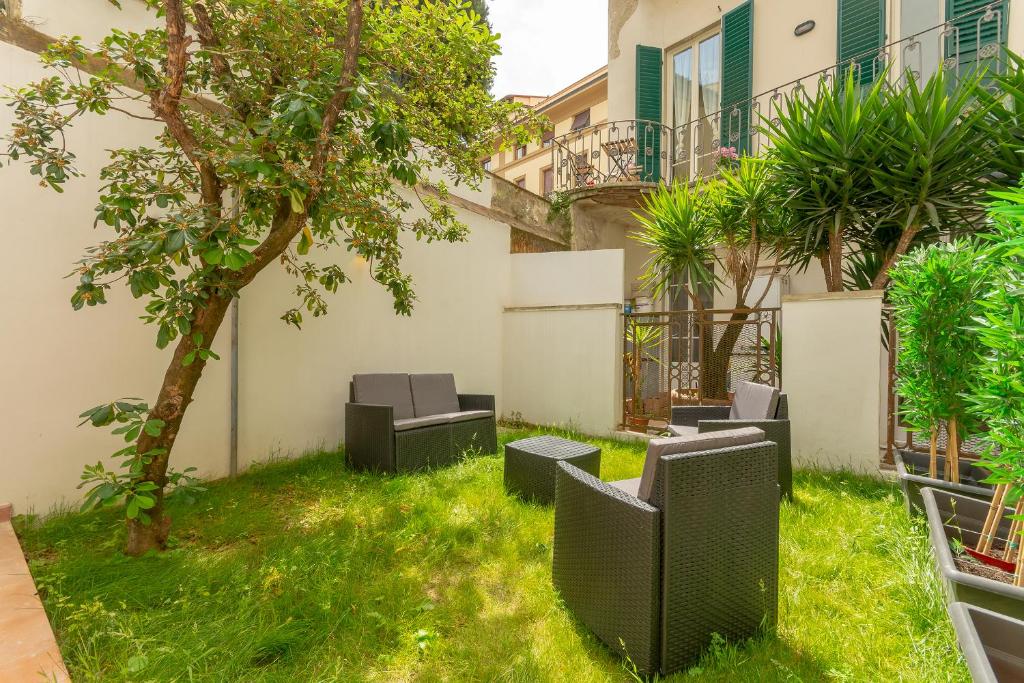 Vonkajšia záhrada v ubytovaní Florence Michelangelo Suite Apartment