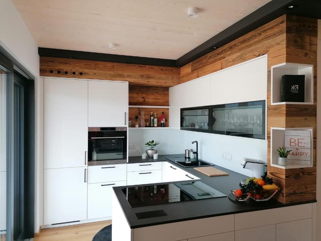 Kuhinja oz. manjša kuhinja v nastanitvi Seechalet Linsendorf