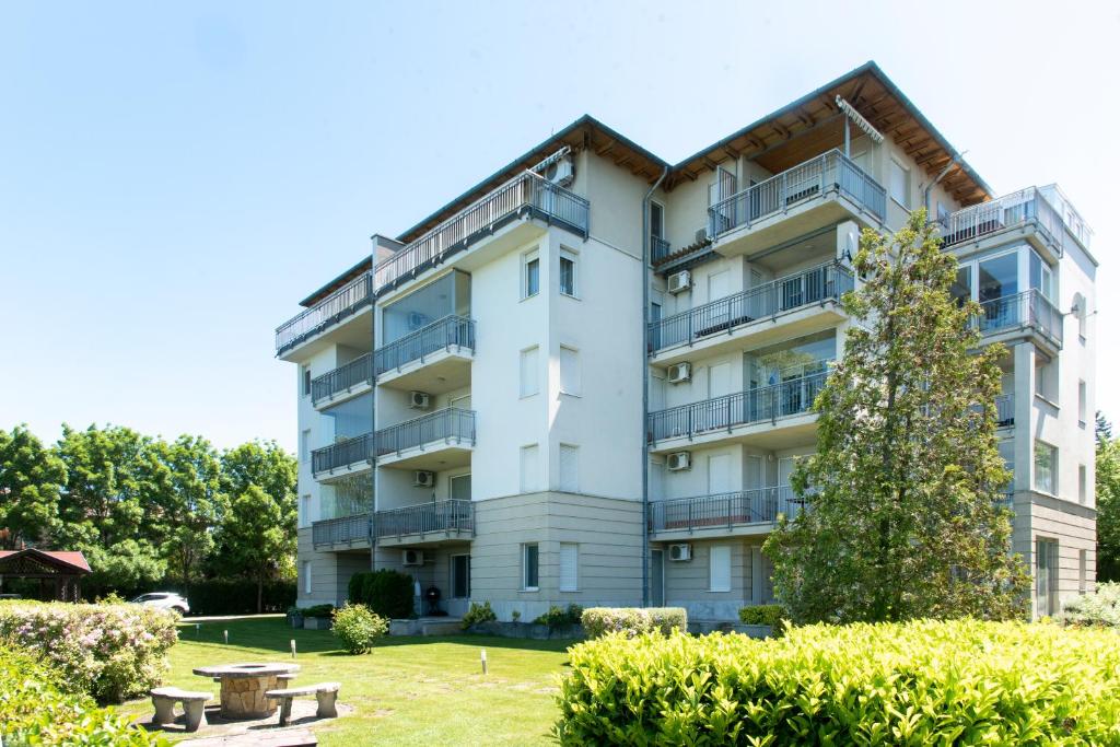 Budova, v ktorej sa apartmán nachádza
