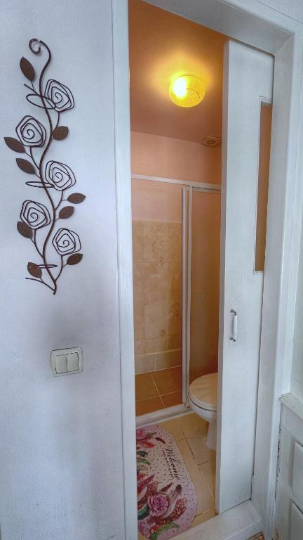 A bathroom at Eolya Konuk Evi