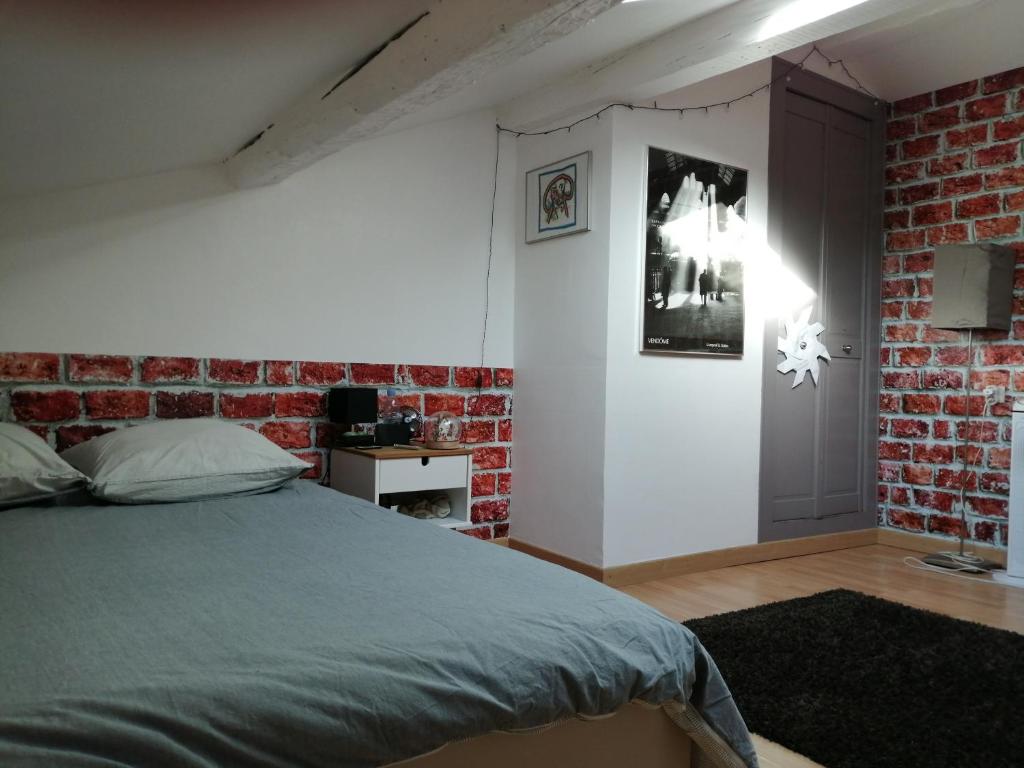 Postel nebo postele na pokoji v ubytování Maison avec vue Pyrénées et piscine chauffée