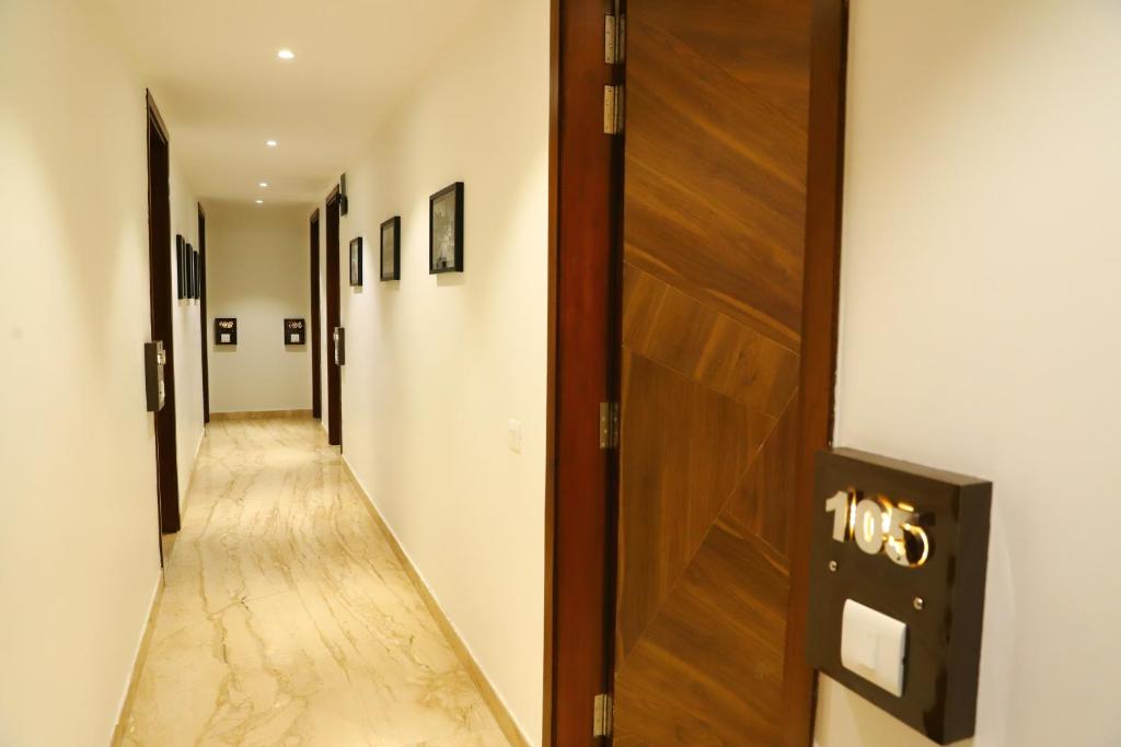 Fotografie z fotogalerie ubytování Hotel Malbork Inn Rajouri Garden Delhi - Couple Friendly Local IDs Accepted v Novém Dillí