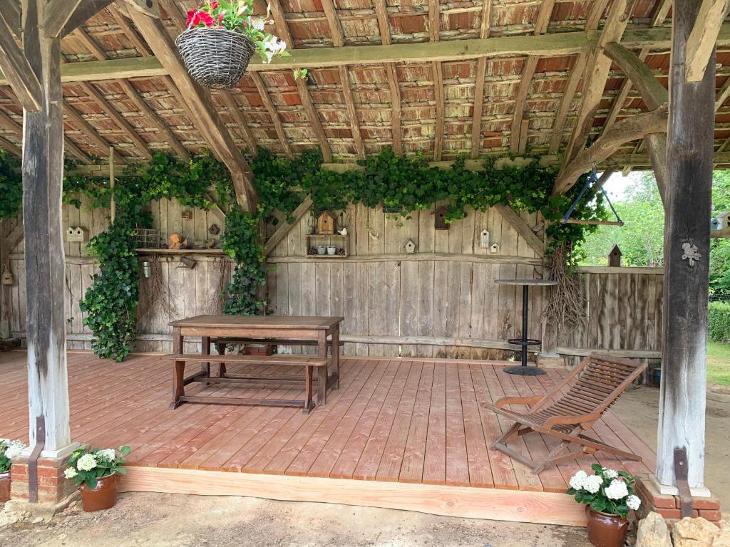 Patio nebo venkovní prostory v ubytování Les Ailes du Temps