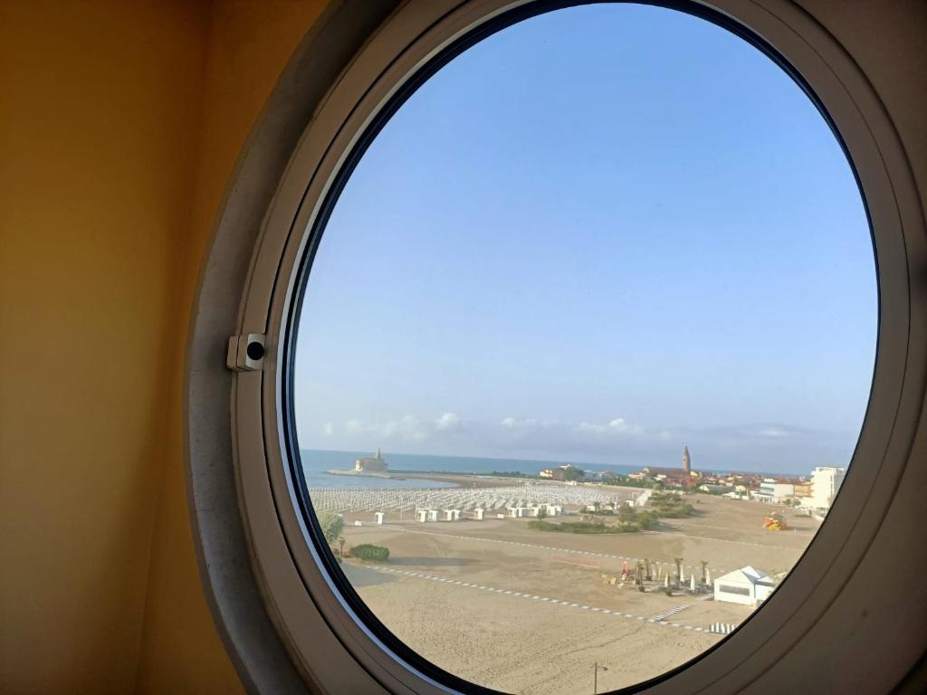 Nespecifikovaný výhled na moře nebo výhled na moře při pohledu z hotelu
