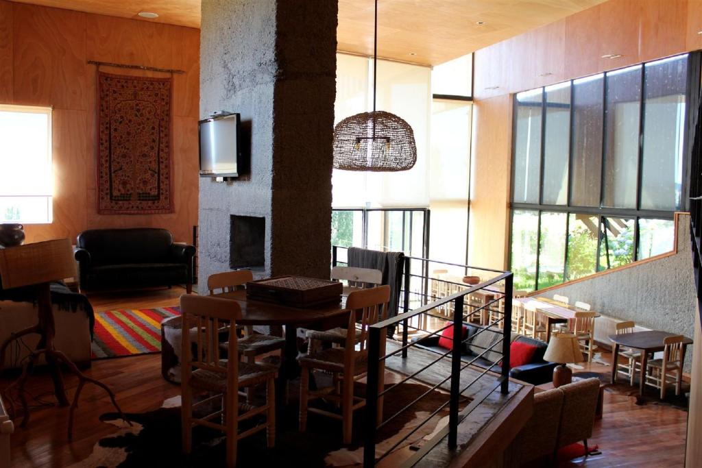 Posezení v ubytování Hotel Casa Panguipulli