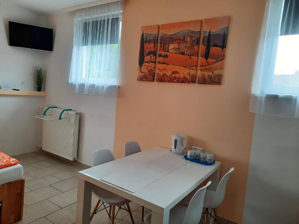 Pension Horvath - Camera Familiare Con Bagno