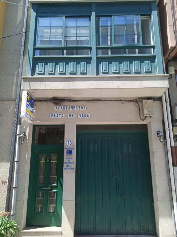Fasada lub wejście do obiektu Estudio. Sada, A Coruña.