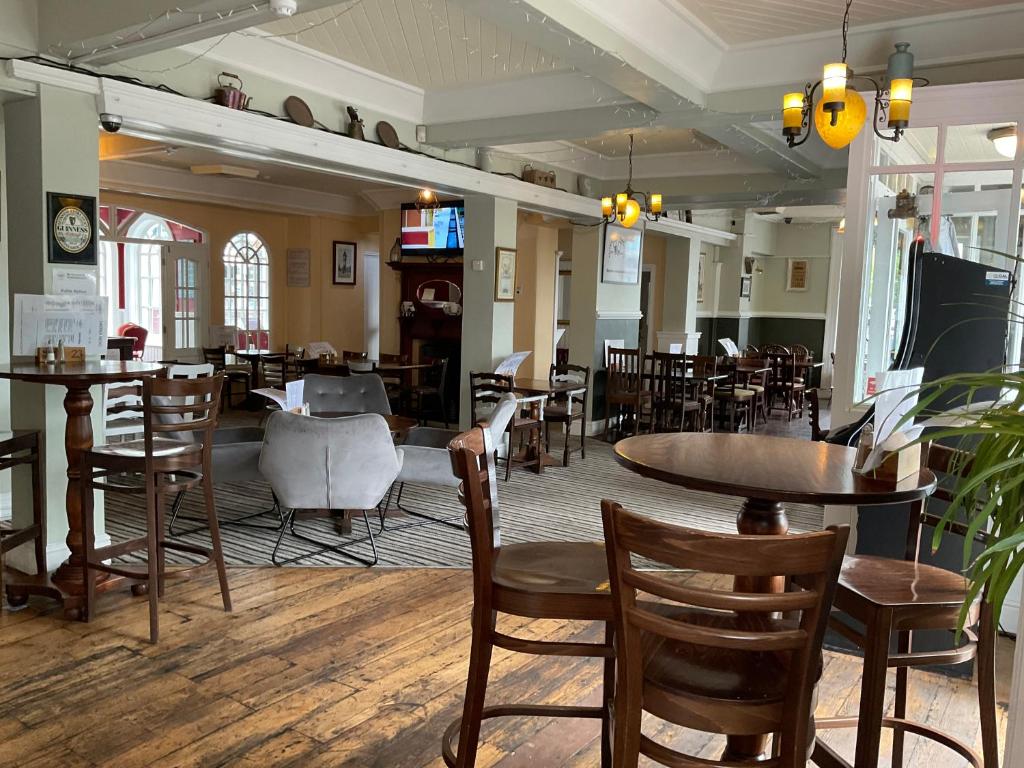 The Farmers Union - Resim 44