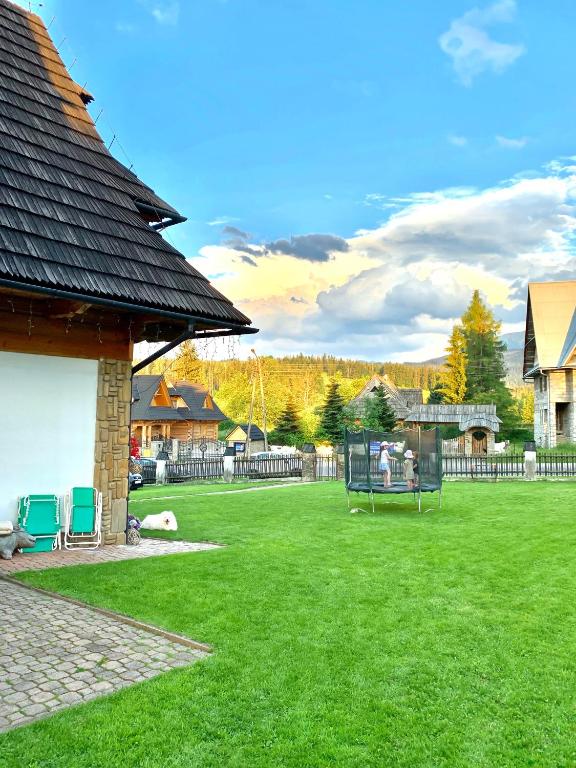 Vonkajšia záhrada v ubytovaní Domek Maria Mąka