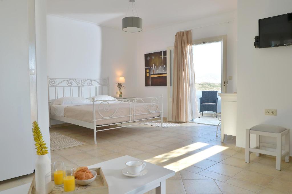 Postel nebo postele na pokoji v ubytování Hotel Mediterranean