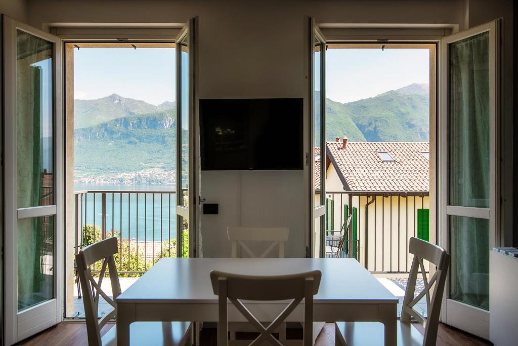 Výhľad na hory alebo výhľad na hory priamo z apartmánu