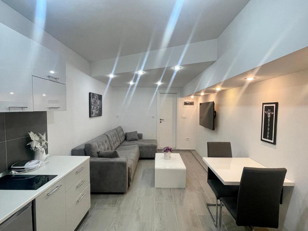 Χώρος καθιστικού στο Apartment Diamond -modern and lovely seaside studio apartment