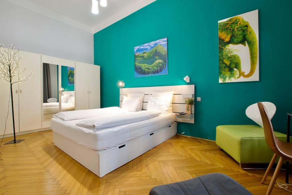 Posteľ alebo postele v izbe v ubytovaní Standard Apartment by Hi5 - St. King street 16.