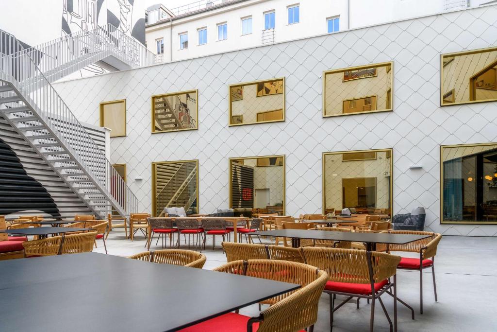 Radisson RED Hotel, Vienna - Resim 30