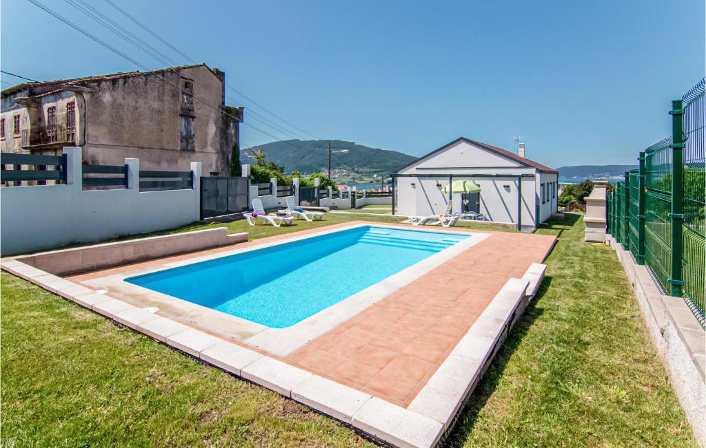 A piscina localizada em Awesome Home In Noia With Wifi ou nos arredores